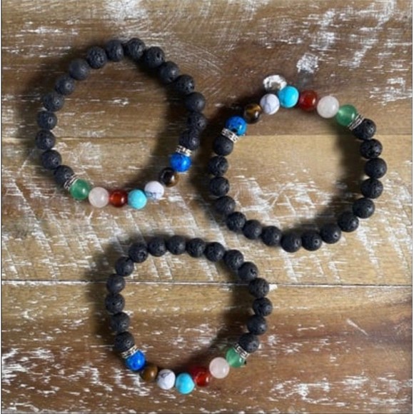 Gemstones Lava Stone’s Diffuser Bracelet - Picture 3 of 5